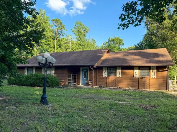 657 County Road 4120,  Pittsburg,  TX 75686