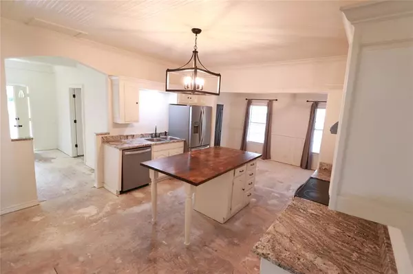 Stephenville, TX 76401,1065 W Pecan Street