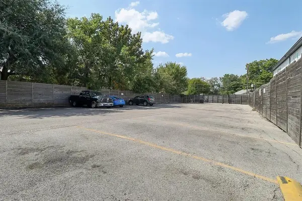 Dallas, TX 75203,321 E 8th Street #104