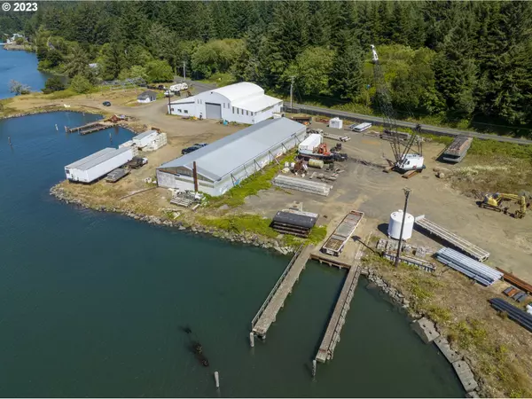 Newport, OR 97365,5262 YAQUINA BAY RD #4