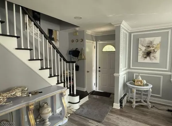 752 W Lake Ave, Rahway City, NJ 07065