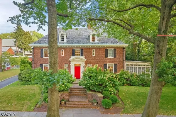 655 Lake St, Newark City, NJ 07104