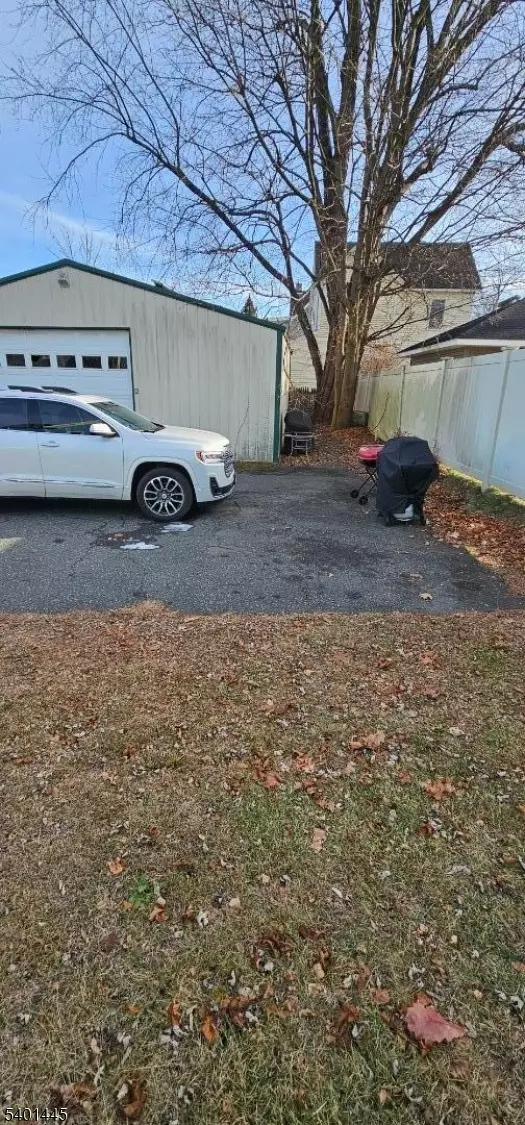 Newton Town, NJ 07860,21 Woodside Ave