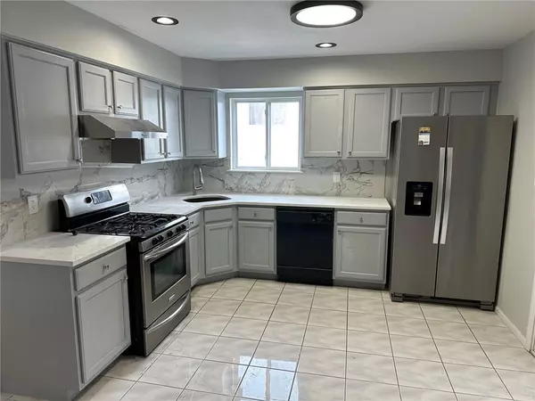 Staten  Island, NY 10305,99 Reynolds ST