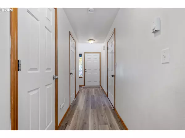 Newberg, OR 97132,492 S DONNA DR