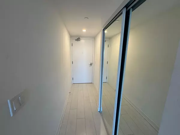 Toronto C01, ON M6K 3S4,19 Western Battery RD #1611