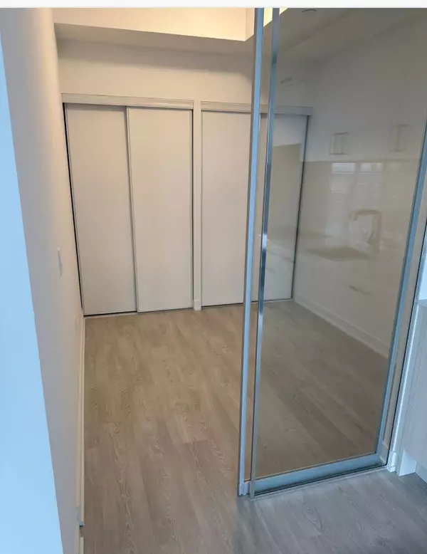 1 Quarrington LN #2015, Toronto C13, ON M3C 0S4