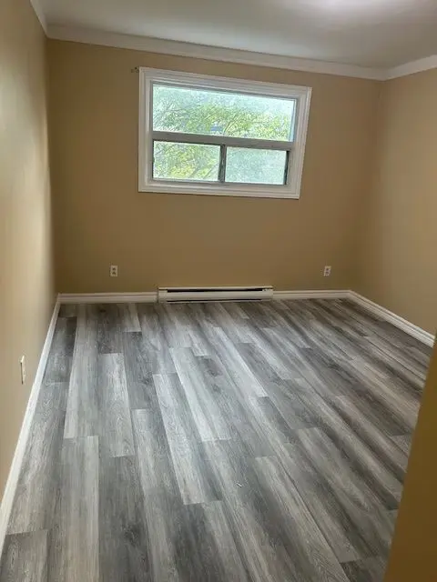 Oshawa, ON L1G 3S8,211 Nonquon RD #202