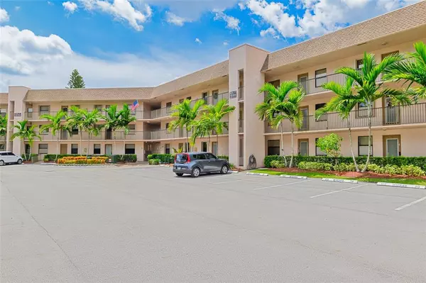 10304 Sunrise Lakes Blvd #202, Sunrise, FL 33322