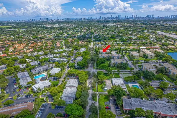 Miami, FL 33179,942 NE 199th St #401