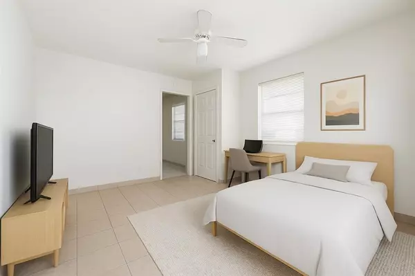 406 NW 7th Ct #3-4, Hallandale Beach, FL 33009