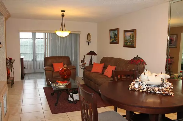 Sunrise, FL 33322,8225 Sunrise Lakes Blvd #301