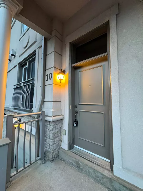 Richmond Hill, ON L4B 4C5,9133 Bayview AVE #10