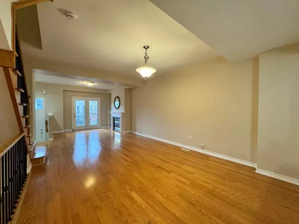 Richmond Hill, ON L4B 4C5,9133 Bayview AVE #10