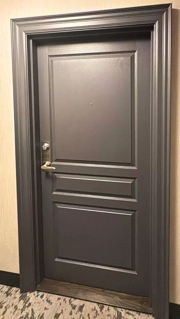 Brampton, ON L6Y 5H5,300 Ray Lawson BLVD #205