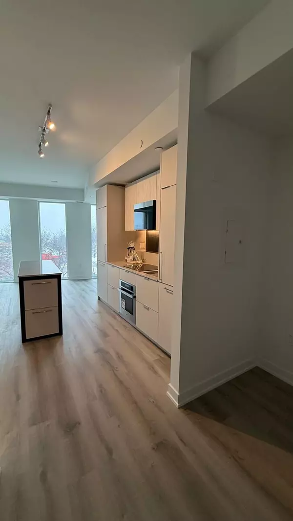 Mississauga, ON L5A 0B4,1 Fairview RD E #419