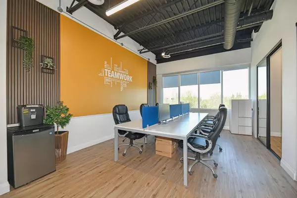 Oakville, ON L6L 6X9,3485 Rebecca ST #209