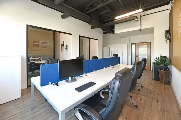 Oakville, ON L6L 6X9,3485 Rebecca ST #209