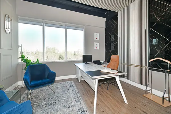 Oakville, ON L6L 6X9,3485 Rebecca ST #208