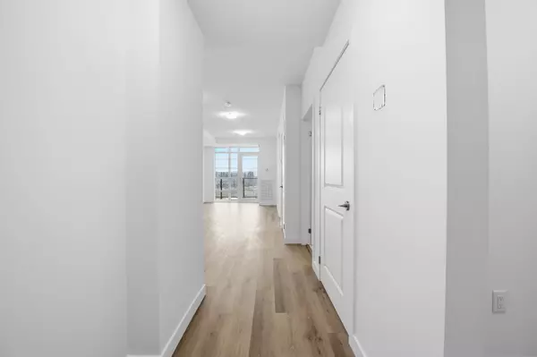 Hamilton, ON L8E 5B4,461 Green RD #415