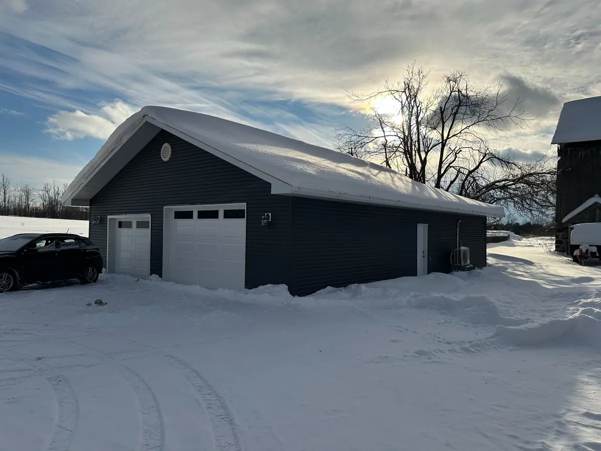 Oro-medonte, ON L3V 8H8,932 Line 15 N/A N