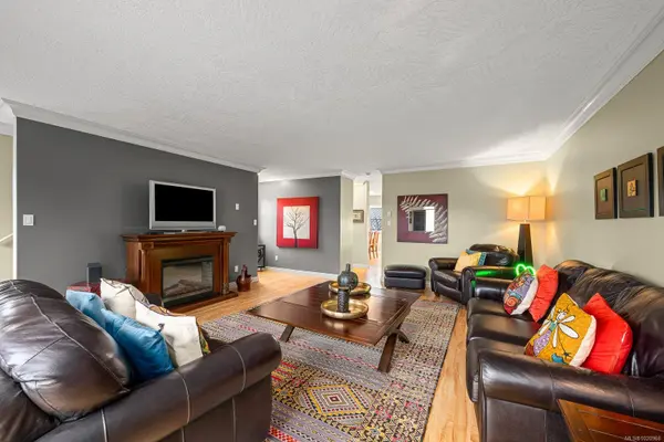 Courtenay, BC V9N 2M2,2475 Mansfield Dr #13