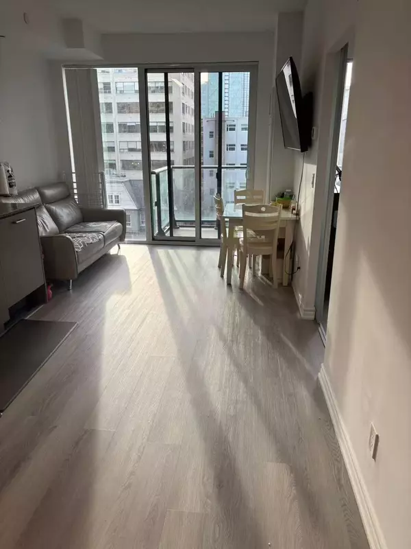 Toronto C01, ON M5V 0N3,435 Richmond ST W #507