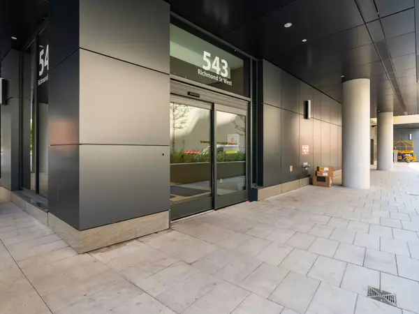 Toronto C01, ON M5V 0W9,543 Richmond ST W #806