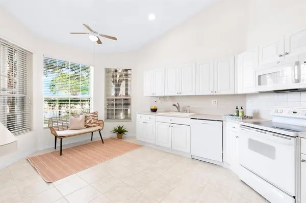 Sunrise, FL 33313,2561 E Aragon Blvd #1