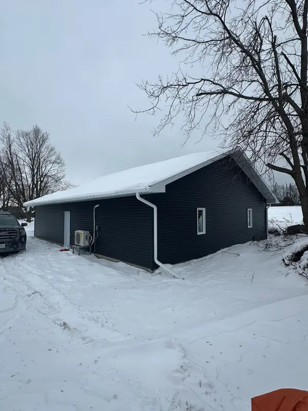 Oro-medonte, ON L3V 8H8,932 Line 15 N/A N