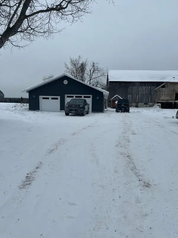 Oro-medonte, ON L3V 8H8,932 Line 15 N/A N