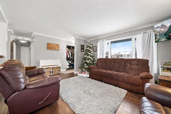 Redcliff, AB T0J2P2,711 Main ST S