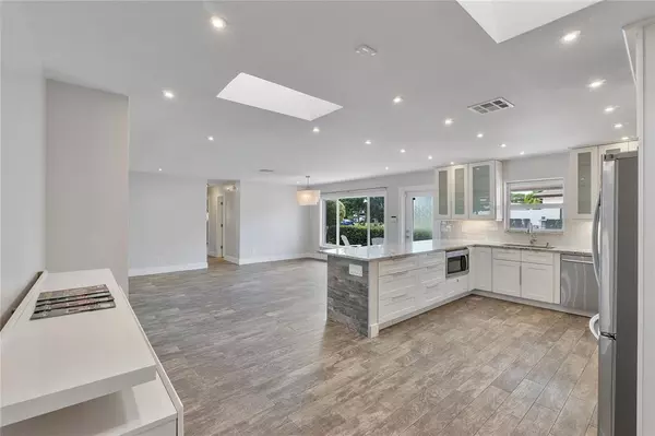 Deerfield Beach, FL 33441,1009 SE 10th Ct