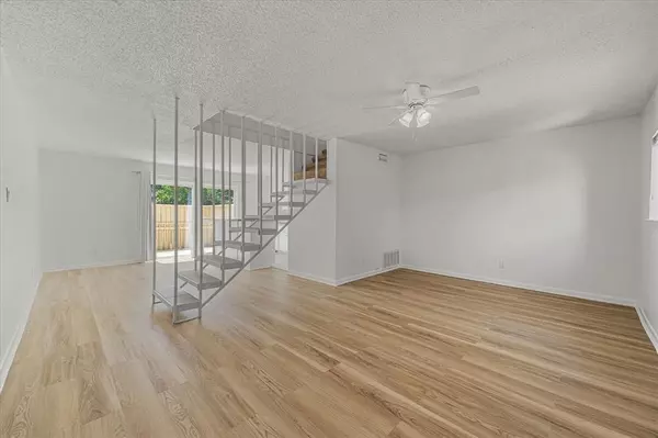 Dallas, TX 75204,4021 Cole Avenue #206