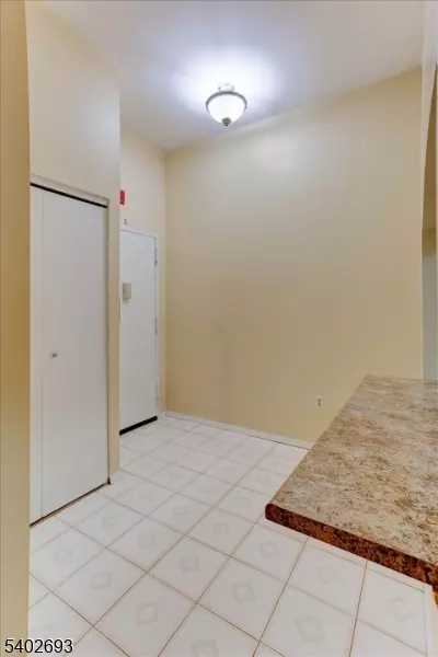 Newark City, NJ 07102,111 Mulberry St #4C