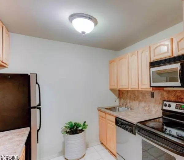 Newark City, NJ 07102,111 Mulberry St #4C