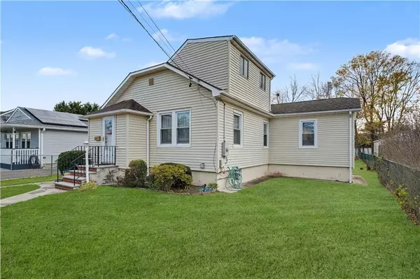 Islip, NY 11752,74 Nassau ST