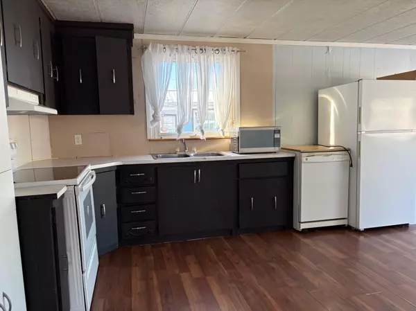 Rocky Mountain House, AB T4T1N2,5311 60 Street #51