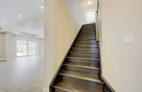 Woolwich, ON N3B 0E2,94 Isaac ST