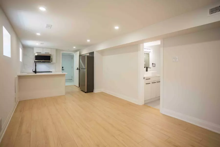 15 Shademaster CT #LOWER, Toronto E11, ON M1B 1Y5