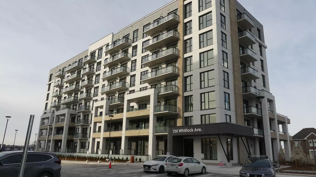 Milton, ON L9E 2B5,720 Whitlock AVE #103