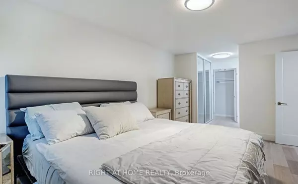 Mississauga, ON L5B 3W4,350 Webb DR #201