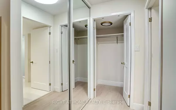 Mississauga, ON L5B 3W4,350 Webb DR #201