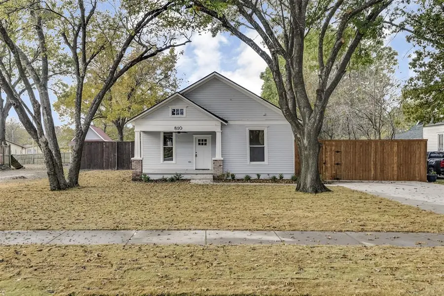 810 E Marvin Avenue, Waxahachie, TX 75165