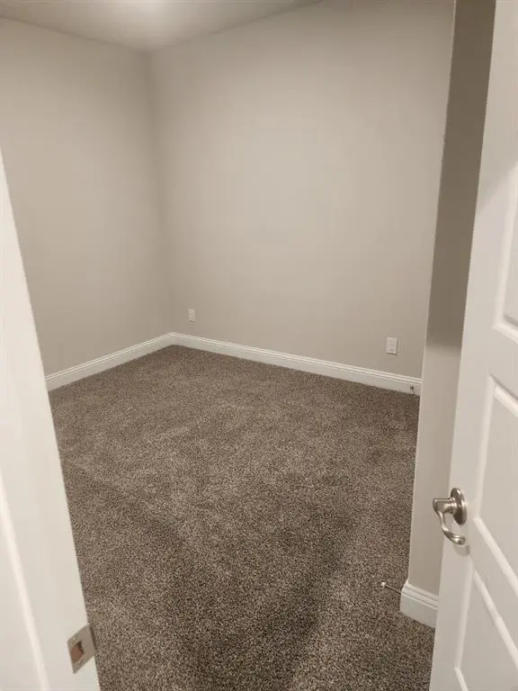 Denton, TX 76205,1600 Razorbill Road