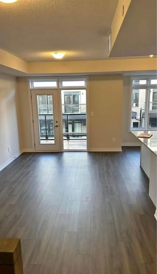 Milton, ON L9E 1N4,1593 Rose WAY #111