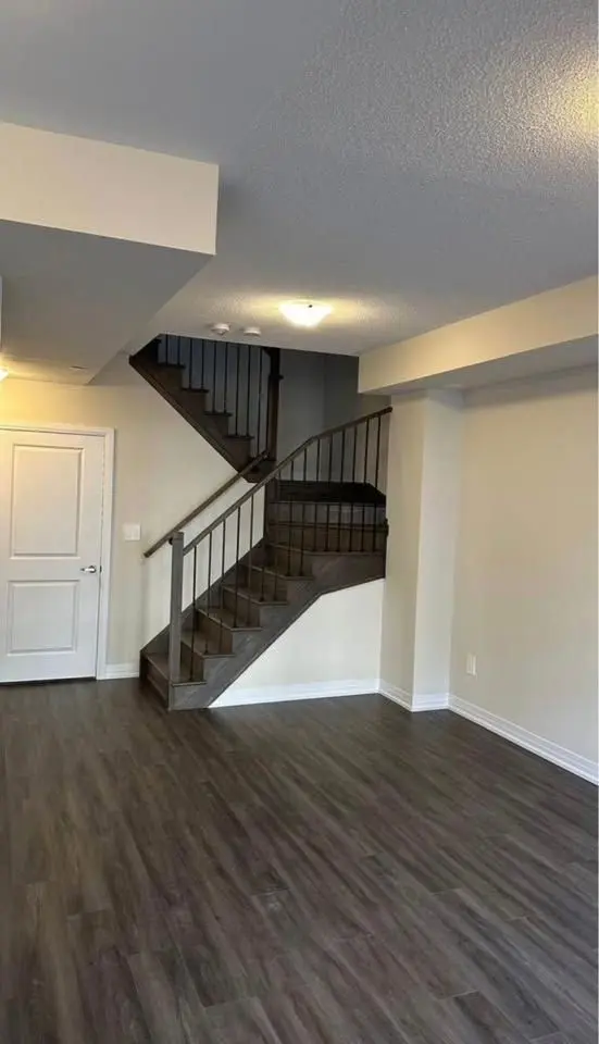 Milton, ON L9E 1N4,1593 Rose WAY #111