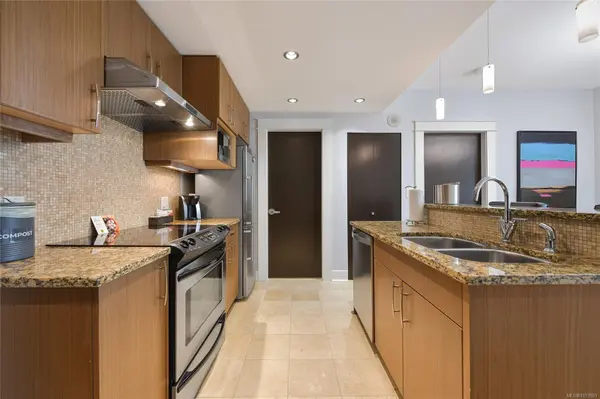 Victoria, BC V8V 5B1,810 Humboldt St #B303