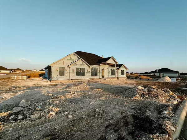 Hewitt, TX 76643,1304 Red Rock Road