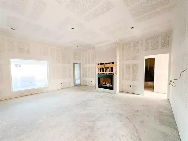 Hewitt, TX 76643,1304 Red Rock Road